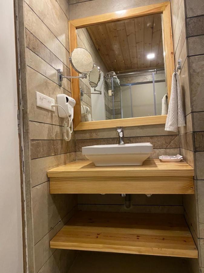 Royal Castle Otel Kasol Dış mekan fotoğraf